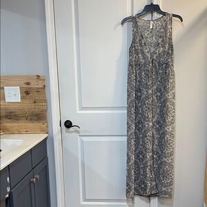 Elegant Gray Sleeveless Maxi Dress